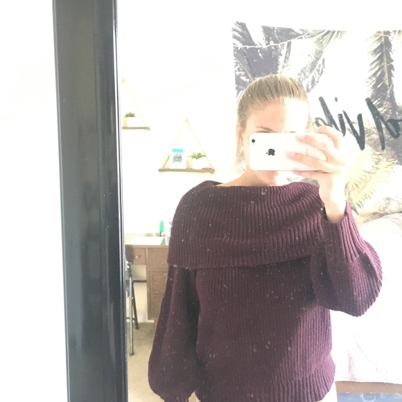 sweater - Picture 3 of 6